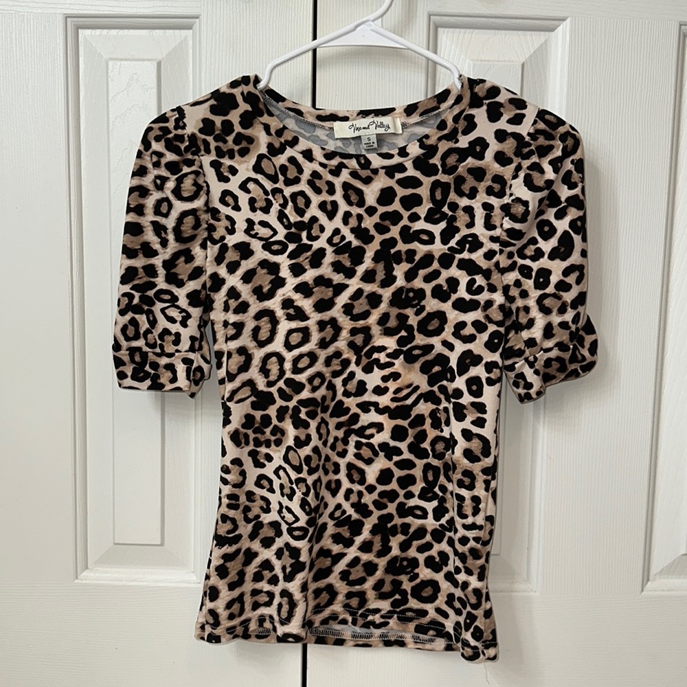 Vine And Valley Leopard Print Shirt Size: S ( Stretchy)(Worn Once)